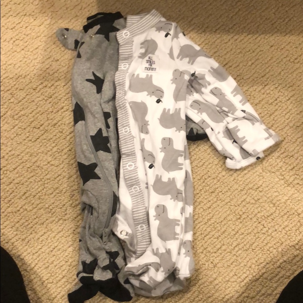 NWOT NEWBORN ONESIE BUNDLE 4 for $20!